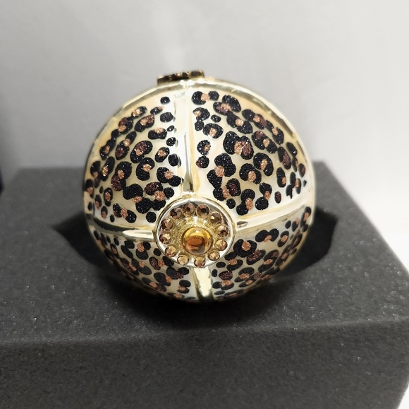 Komozja Family Blown Glass Leopard Jeweled Hinged Egg Christmas Ornament - Picture 5 of 11